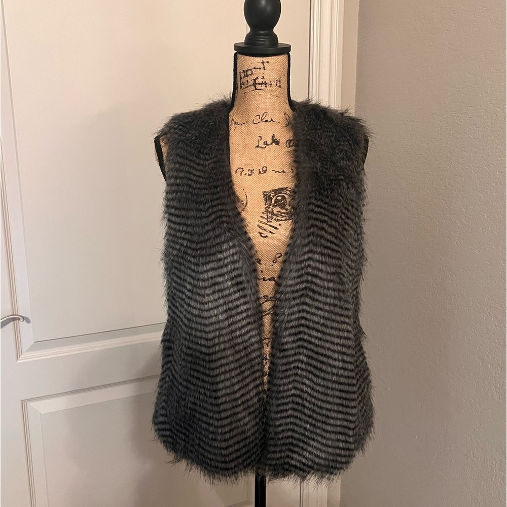 JACK | BB DAKOTA FAUX FUR STRIPED GRAY VEST ACRYLIC BLEND WOMEN'S SIZE SMALL